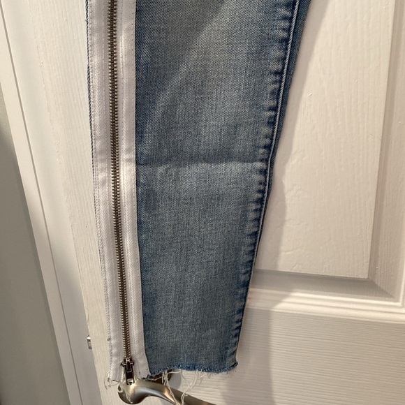 BlankNYC Jeans - Picture 2 of 9